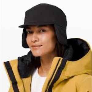 Lululemon Down-filled Trapper Hat in Black M/L